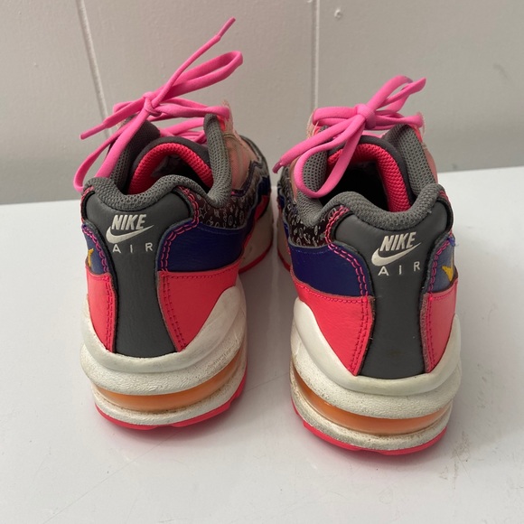 Nike - Picture 6 of 6